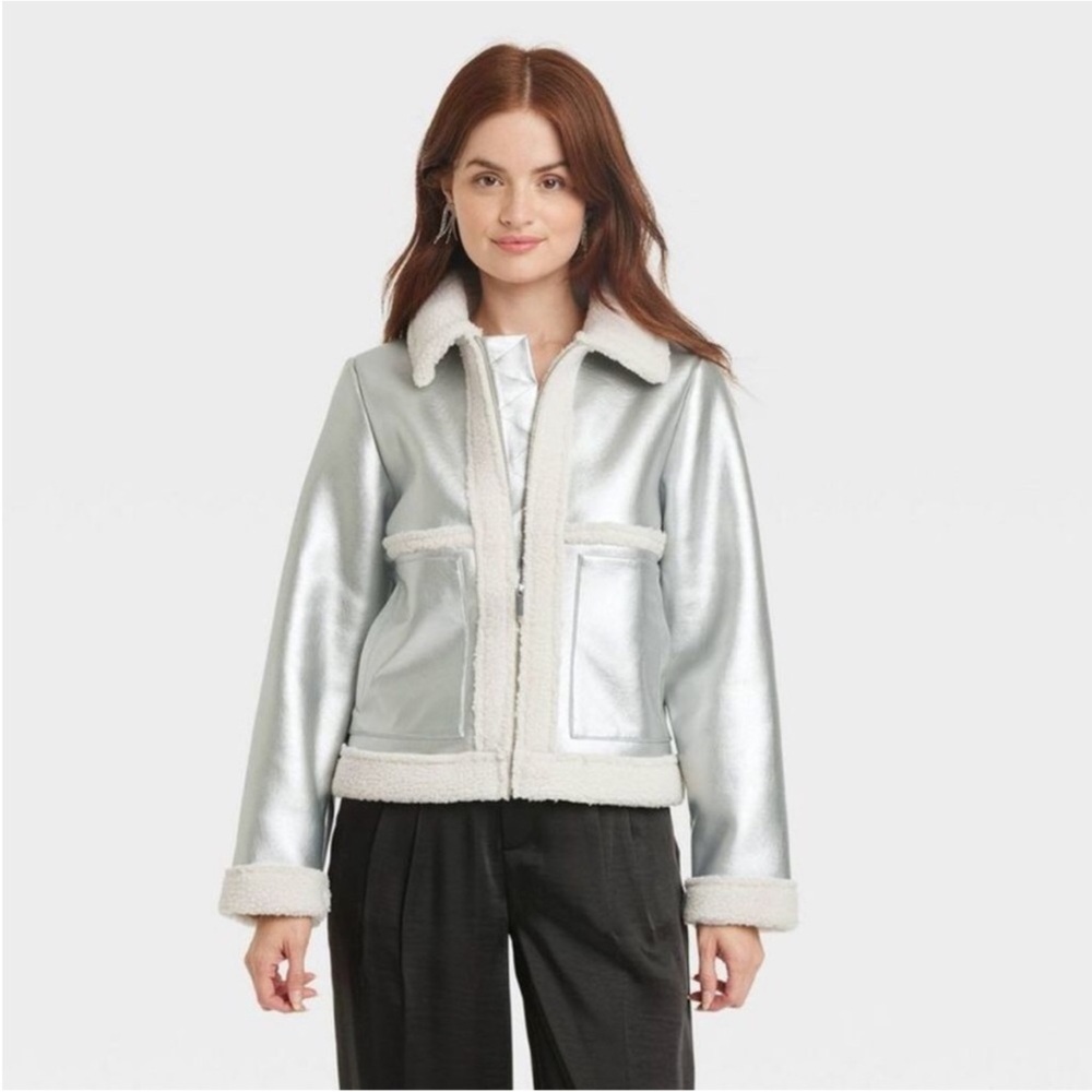Silver Sherpa Coat, New beautiful and warm.